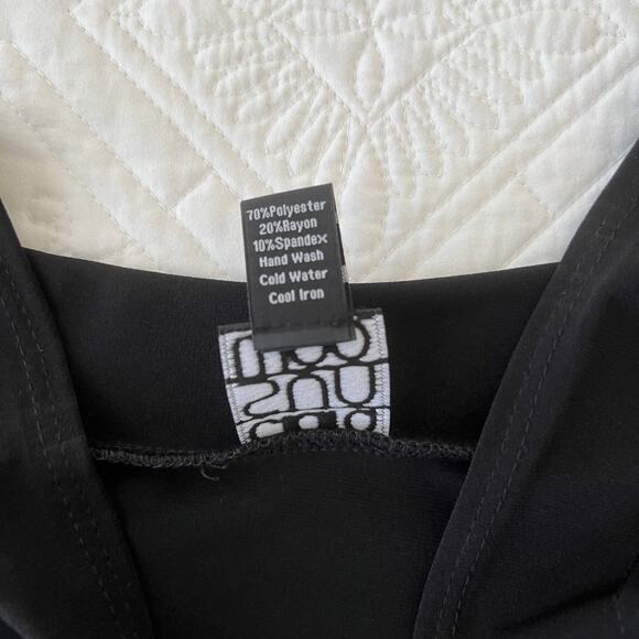 Clara Sun Woo Cold Shoulder Asymmetrical Hem Tunic Black XS NWT - Picture 7 of 8